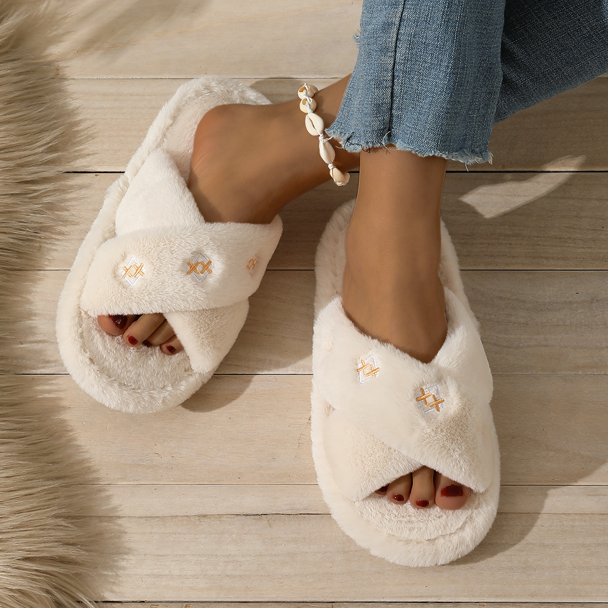 Cross-border trade autumn and winter embroidered fur slippers, fashionable new women's home floor slippers, high-value ins cotton slippers