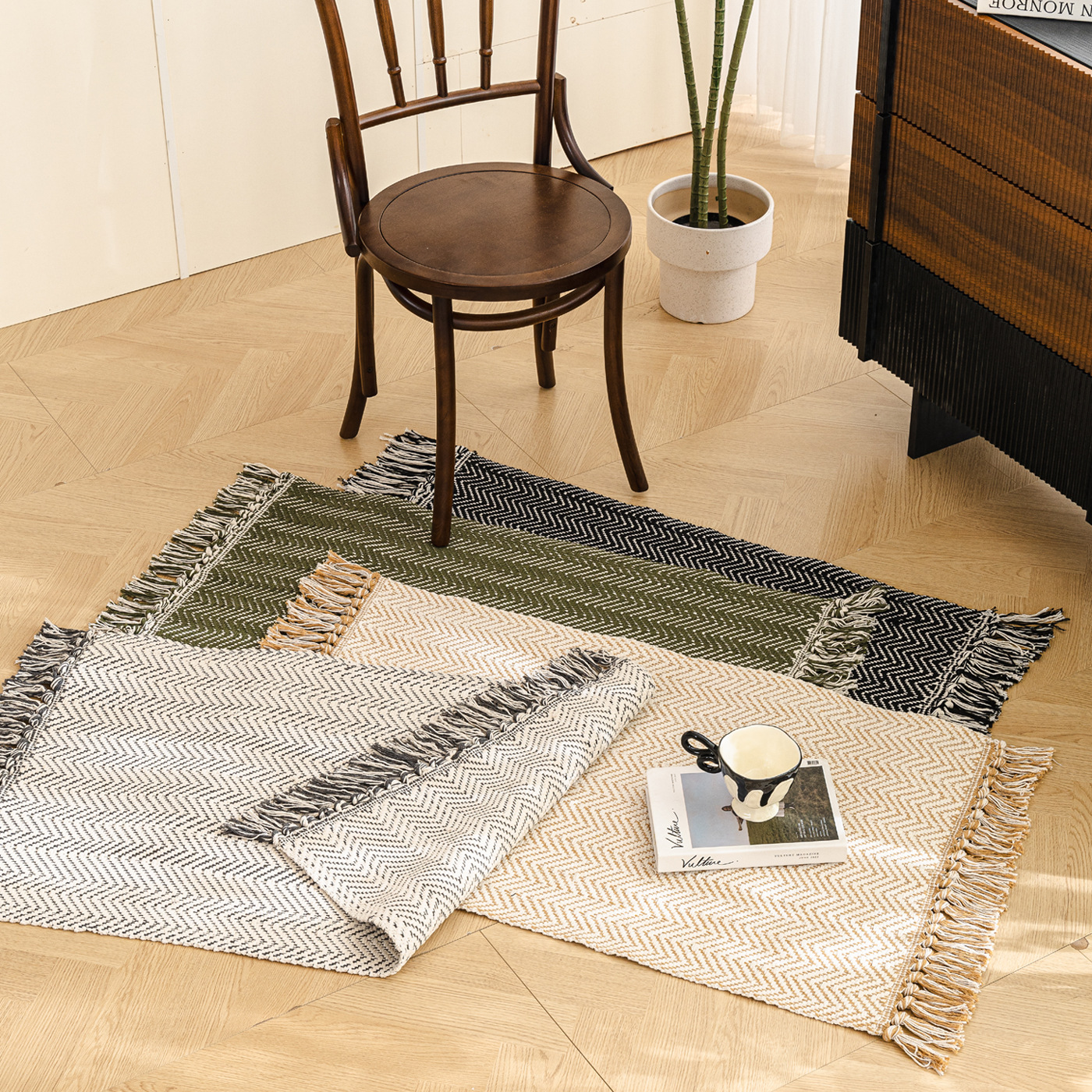 Nordic Style Geometric Striped Glue-Free Carpet for Home Living Room and Bedroom Tassel Edge Woven Floor Mat Light Luxury Versatile Foot Mat