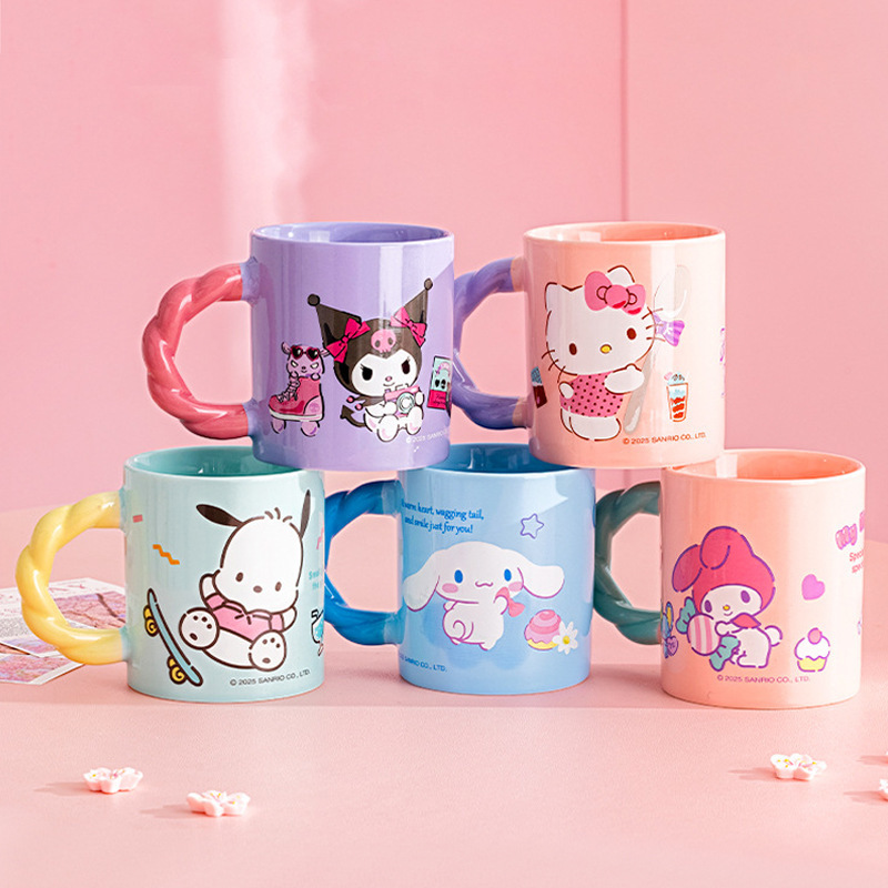 Taza Sanrio Taza de cerámica de alto valor Taza con mango para el hogar Taza de agua de pareja Taza de café linda Taza de leche