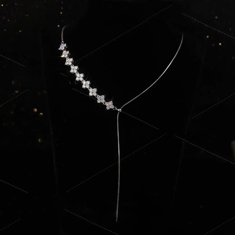 Mode Einfacher Stil Geometrisch Kupfer Halsband Inlay Zirkon Kupfer Halsketten display picture 1