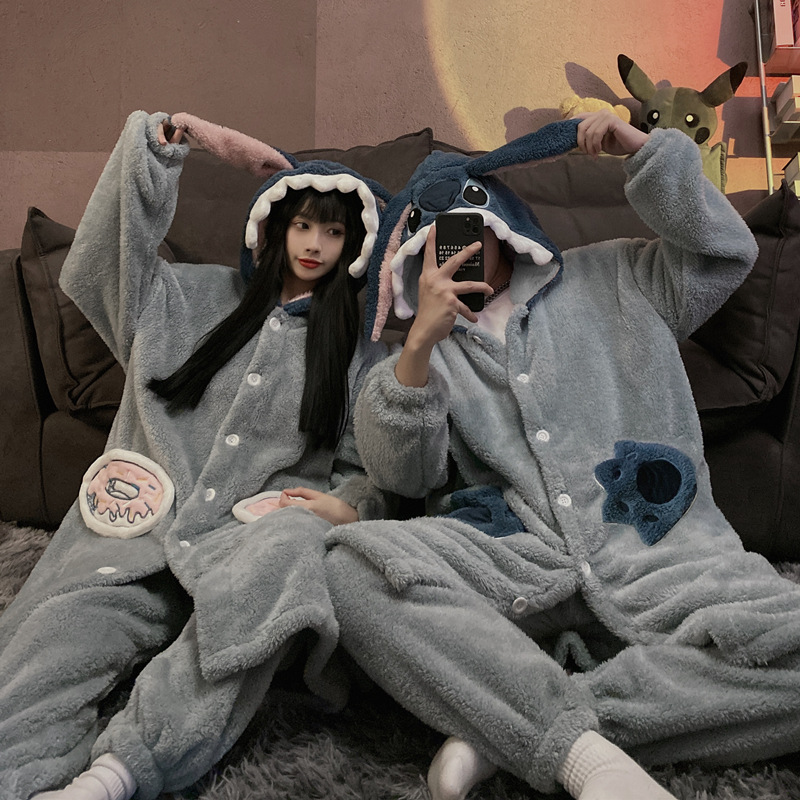 Stitch par pijamas Otoño e Invierno engrosada de lana forrada de coral de las mujeres 2022 nuevo camisón de los hombres ropa de casa