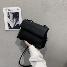 �߼���С����Ů2021�¿���Еr�аٴ�μ�б����W�tinsС����