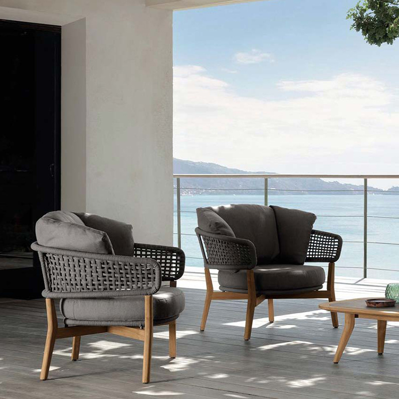 Mesa y silla de madera maciza al aire libre, silla de teca roja, balcón y silla de caña, combinación de sillas de caña