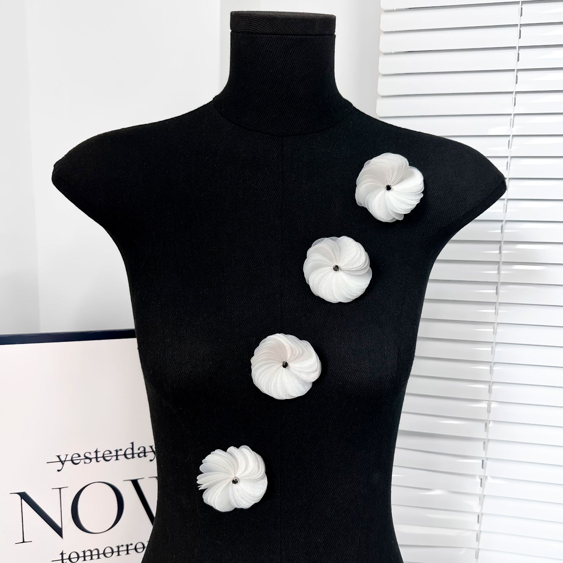 Fábrica directa de flores estereoscópicas hechas a mano ogan flor redonda flor de pecho accesorios de ropa zapatos sombreros accesorios de decoración infantil