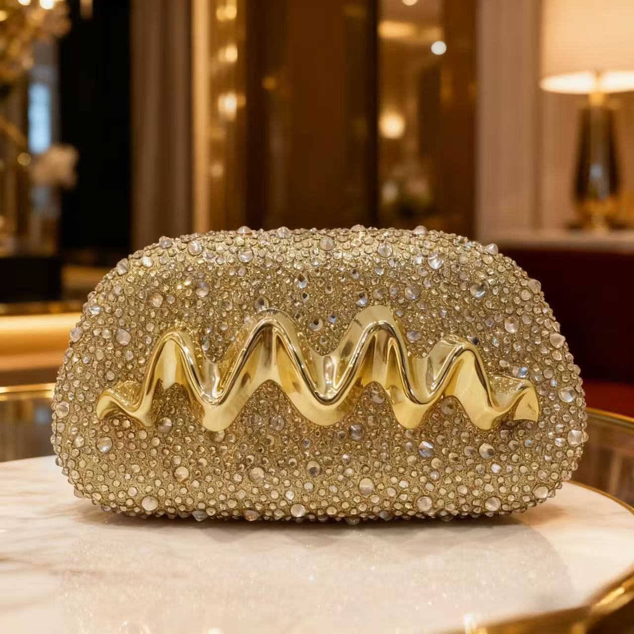 Europa y los Estados Unidos nuevos paquetes de cena de damas un hombro inclinado tramo completo taladro bolsas de mano muñeca especial lujosa bolsa de cena acrílica