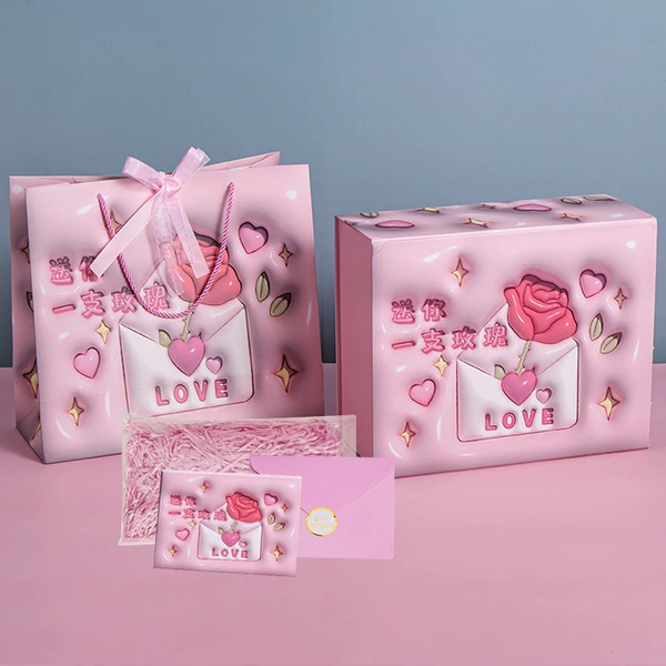 Gift box+three -stranded handbags+Lafite Cao+greeting card