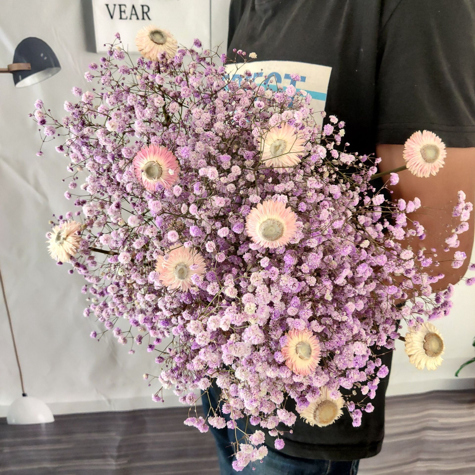 급상승 가격 보라색 아기의 숨결 + 분홍색과 흰색 데이지