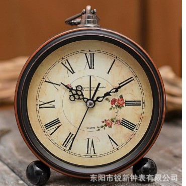 Venta caliente de Amazon Venta directa de fábrica Reloj de asiento retro Dormitorio Sala de estar Decoración Reloj despertador Decoración de moda Reloj despertador al por mayor image 14