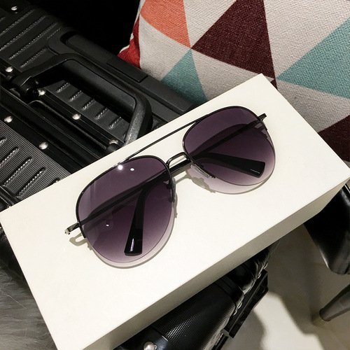 Men's Fashion Sunglasses with Gradient Color Frog Sunglasses, Metal Half-Rim Sunglasses with a Sense of Elegance, Wholesale