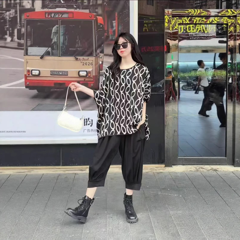 New Plus-Size Women's Clothing, High-End Casual Round-Neck Printed Irregular Batman Top, Loose Oversized Women's Clothing New Plus-Size Women's Clothing, High-End Casual Round-Neck Printed Irregular Batman Top, Loose Oversized Women's Clothing