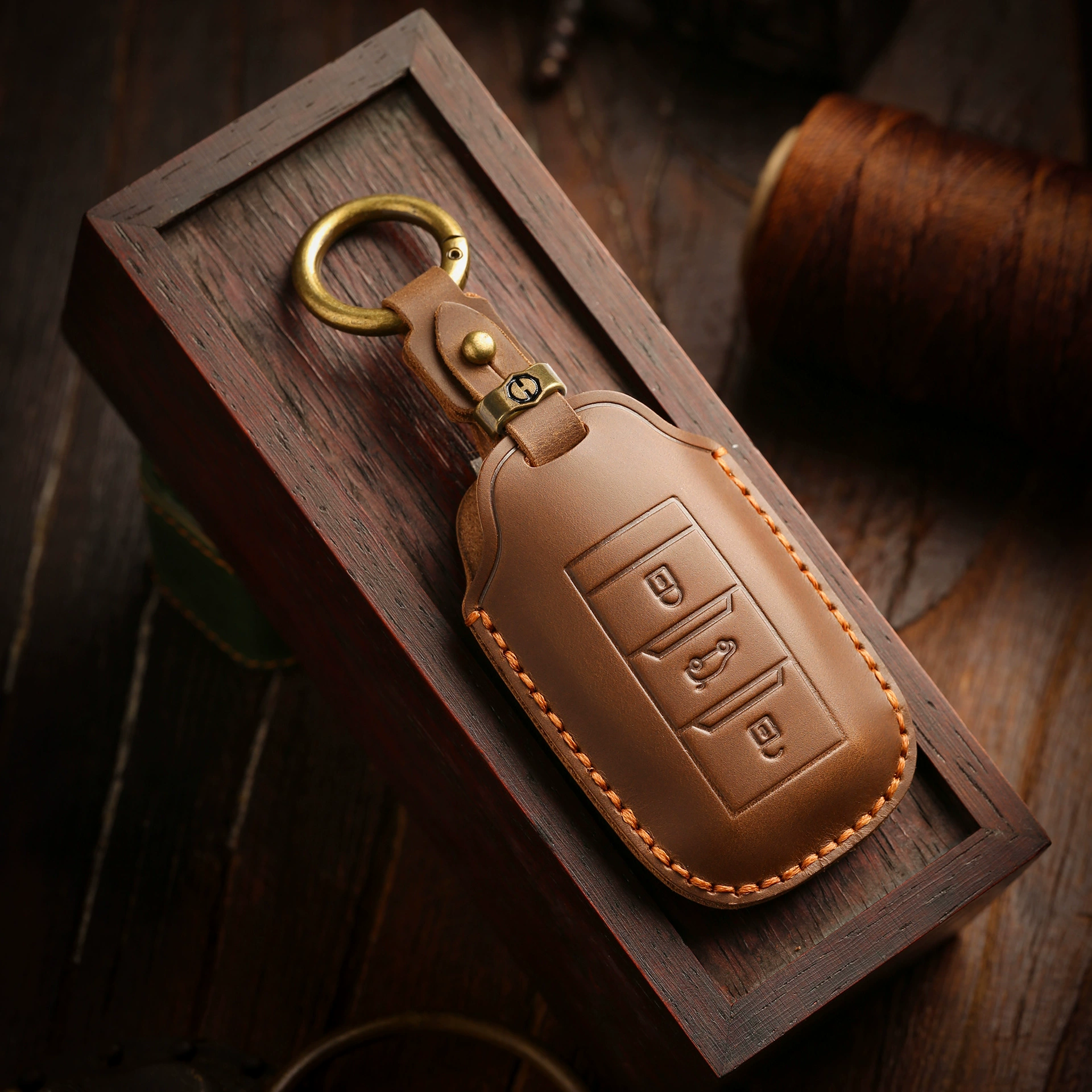 Чехол для ключей в стиле ретро, ​​подходит для старой модели Ruicheng CC, специальная сумка для ключей от автомобиля, пряжка для ключей из натуральной кожи ручной работы