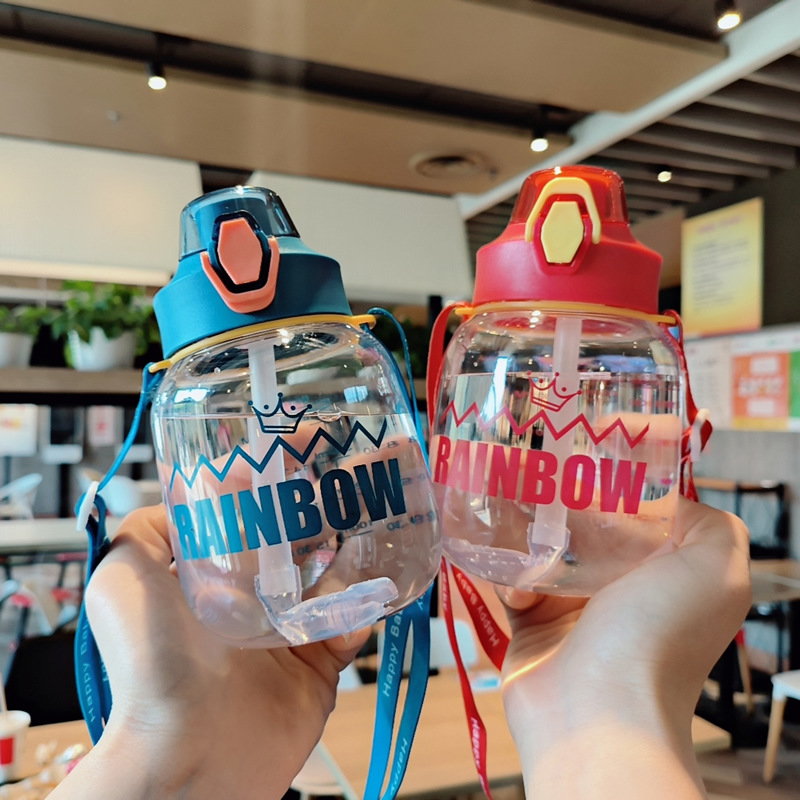 Kids' water bottle for summer: cute design, perfect for kindergarten boys and girls, made of durable plastic with a straw—ideal for little students heading to school this summer!