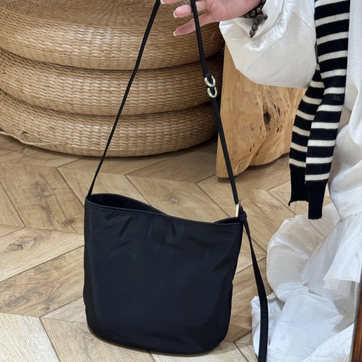 2026 Summer New Korean Style Light Commuter Versatile Bucket Bag Nylon Fabric Shoulder Crossbody Bag College Style Women's Bag