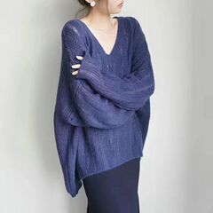 新しいvネックの優しい透かし彫りのニットの女性2025春の怠惰な風のゆったりしたセーターの女性は上着を打ちます。