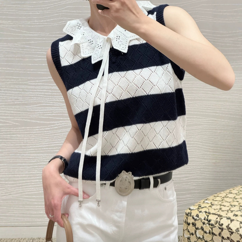 Shenzhen Nanyou High-Quality Version Cd Brand 26 Spring/Summer New Color-Block Striped Diamond Pattern Hollow Out Round Neck Knitted Vest Shenzhen Nanyou High-Quality Version Cd Brand 26 Spring/Summer New Color-Block Striped Diamond Pattern Hollow Out Round Neck Knitted Vest