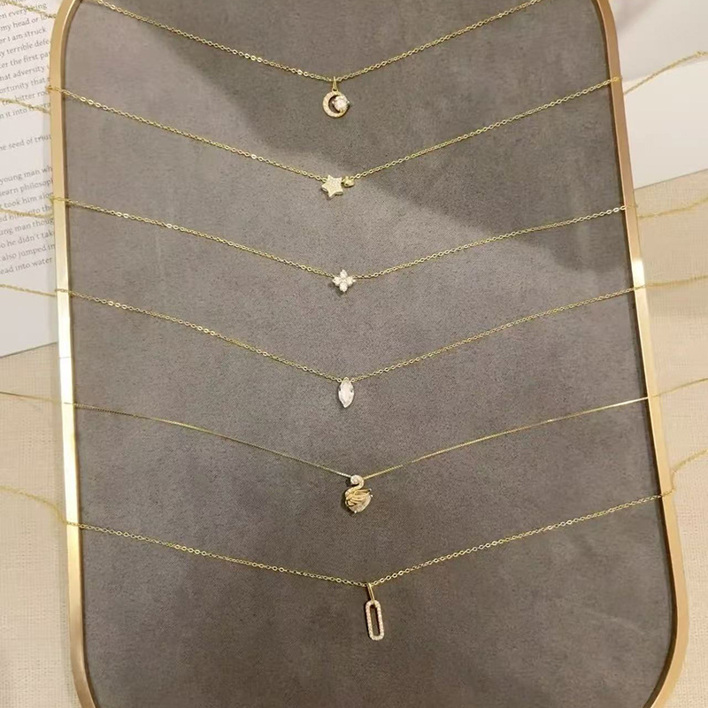 Light Luxury and High-End Super Flash Zircon Necklace for Women, Versatile Niche Design, Non-Fading, Simple Clavicle Chain Necklace