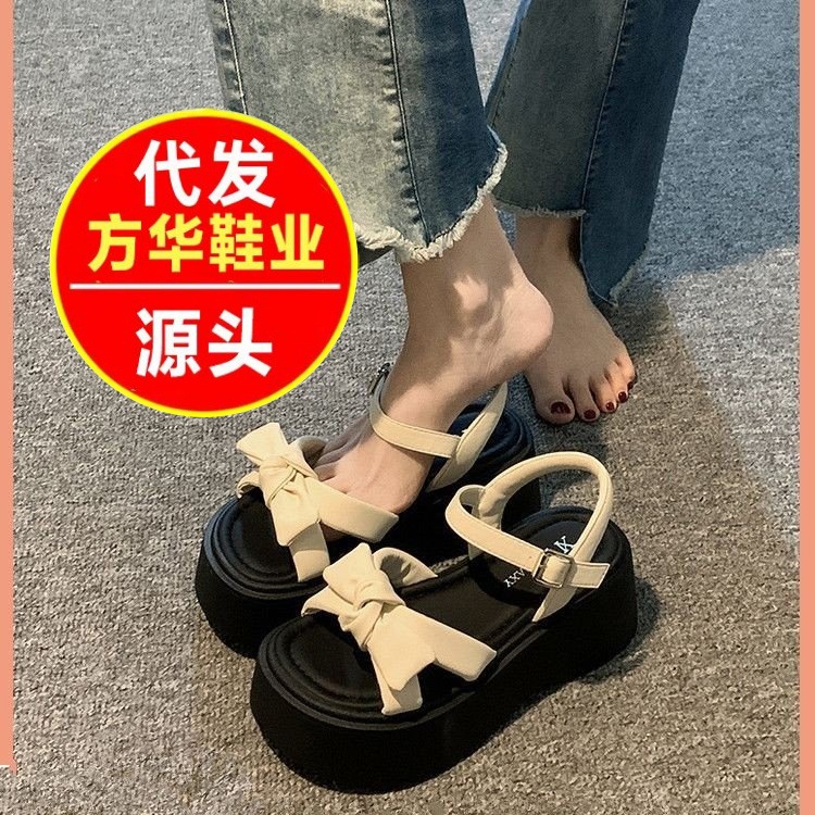 Sandalias de arco francés para mujeres 2026 nuevo verano super caliente para usar alto versátil de verano sandalias de playa gruesas