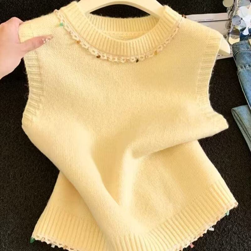 Korean-style round-neck sleeveless sweater vest with sequin accents, relaxed fit, wool blend, versatile knit top for women Korean-style round-neck sleeveless sweater vest with sequin accents, relaxed fit, wool blend, versatile knit top for women