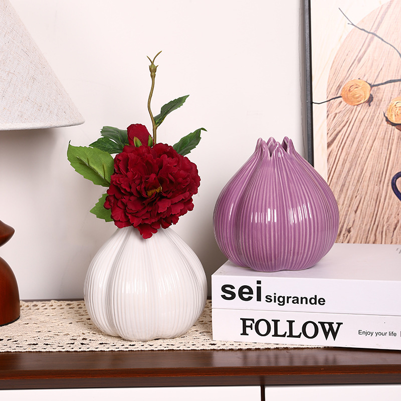 Creative Onion Ceramic Bottle Casual Flower Device Living Room Decoration Ornaments Flower Arrangement Art Container Table Decor Vase