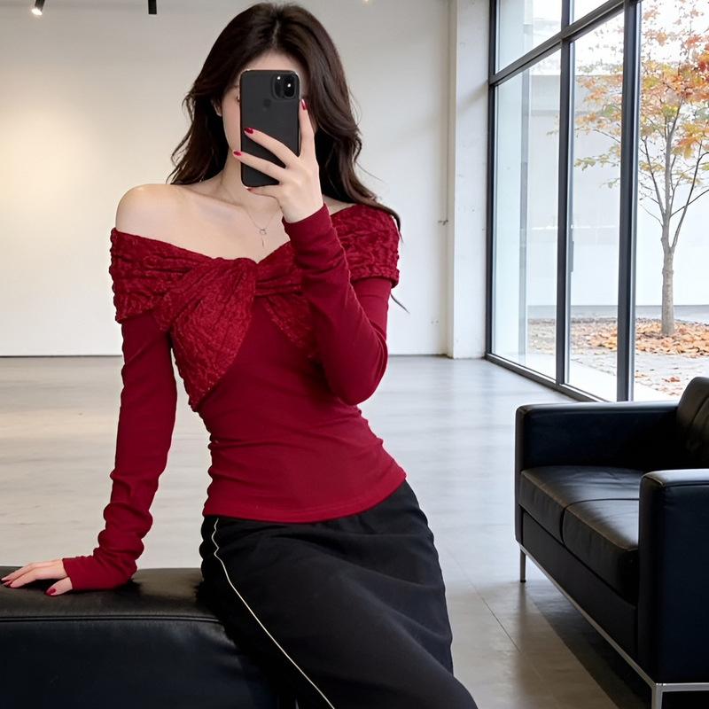 French Lace Splicing Twisted Long-Sleeved Sweater for Women, Spring Slim-Fit Off-The-Shoulder Base Shirt, Stylish Top