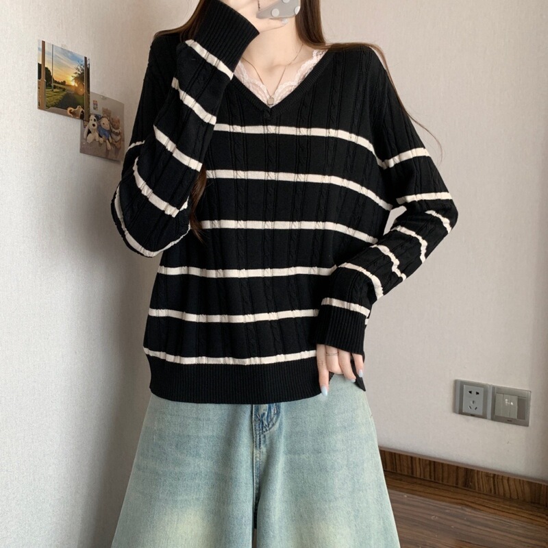 Plus-size striped knit sweater for women, autumn/winter new arrival, tummy-concealing, slimming collar, lace trim, base layer, coffee color