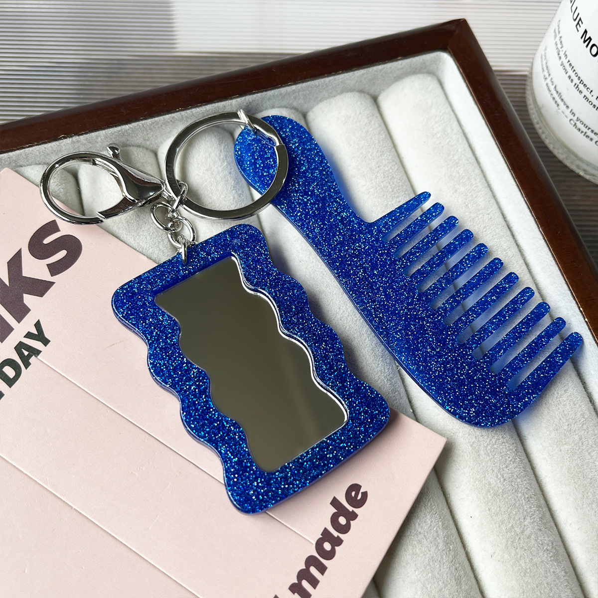 Nuevo acrílico amor maquillaje espejo pein llavero polvo brillante sequilla bolsos colgantes joyas DIY colgantes