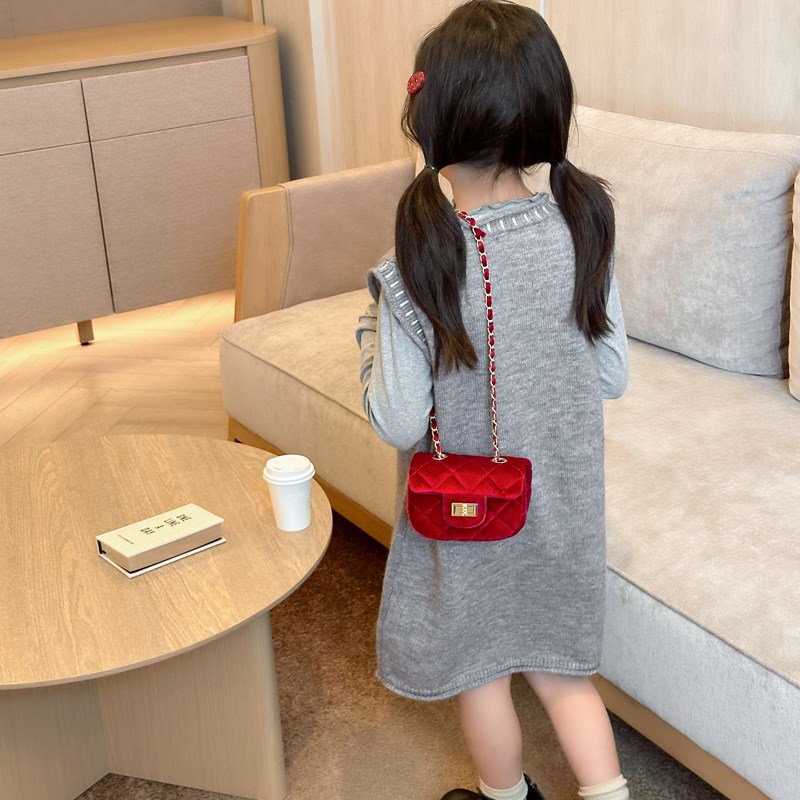 Bolsa de hombro coreana de niñas de terciopelo fragancia de color sólido mini mochila de bebé 2025 nuevo bolso de cadena para niños