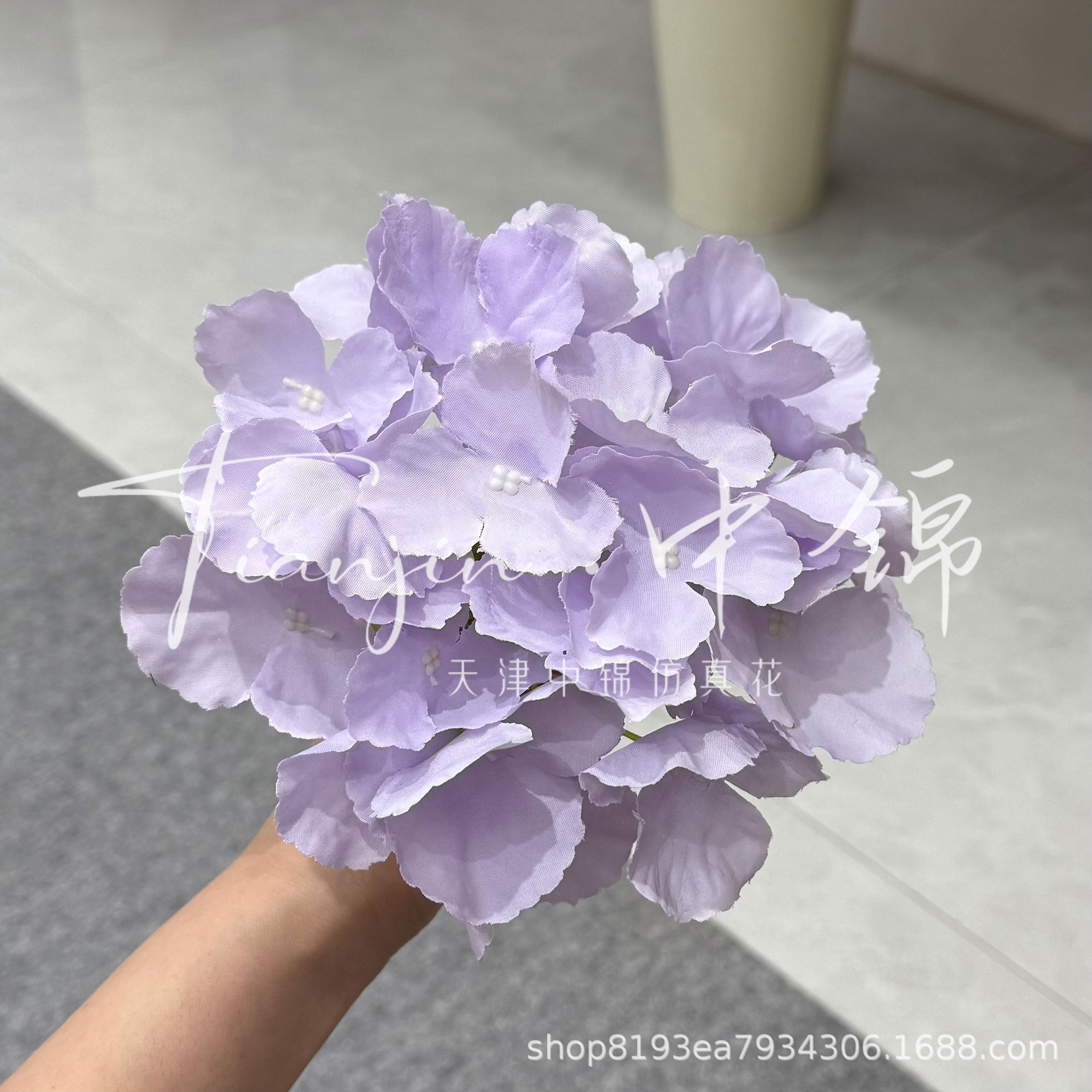 연한 보라색 꽃 머리