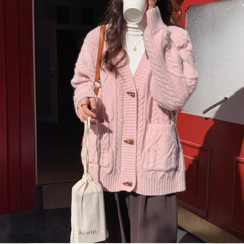 米杏レトロホーンボタンツイストセータージャケット女性の秋と冬の新しい怠惰なスタイルルーズソフトワックスニットカーディガン厚い|undefined