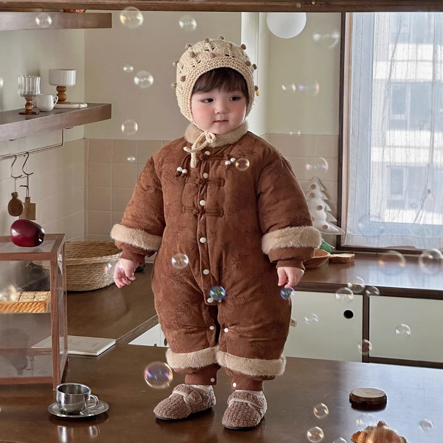 Ropa de bebé otoño e invierno, estilo chino, gatear para bebés, ropa de algodón gruesa, nuevo mono acolchado de estilo chino, una categoría, ropa de Año Nuevo 1