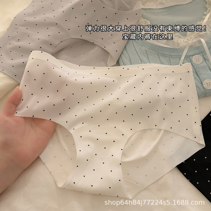 3030 nylon, high-elastic spandex waistband, polka dot seamless invisible design, no butt pinching, extended crotch, summer triangle briefs