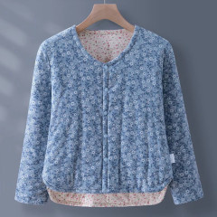 女性の綿の肌着の小さい綿入れの上着は綿の内の胆を挟んで保温します。
