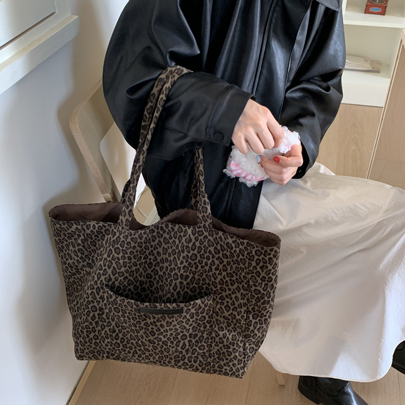 블랙 라벨 표범 무늬 양면 대형 어깨 그레이 표범 무늬