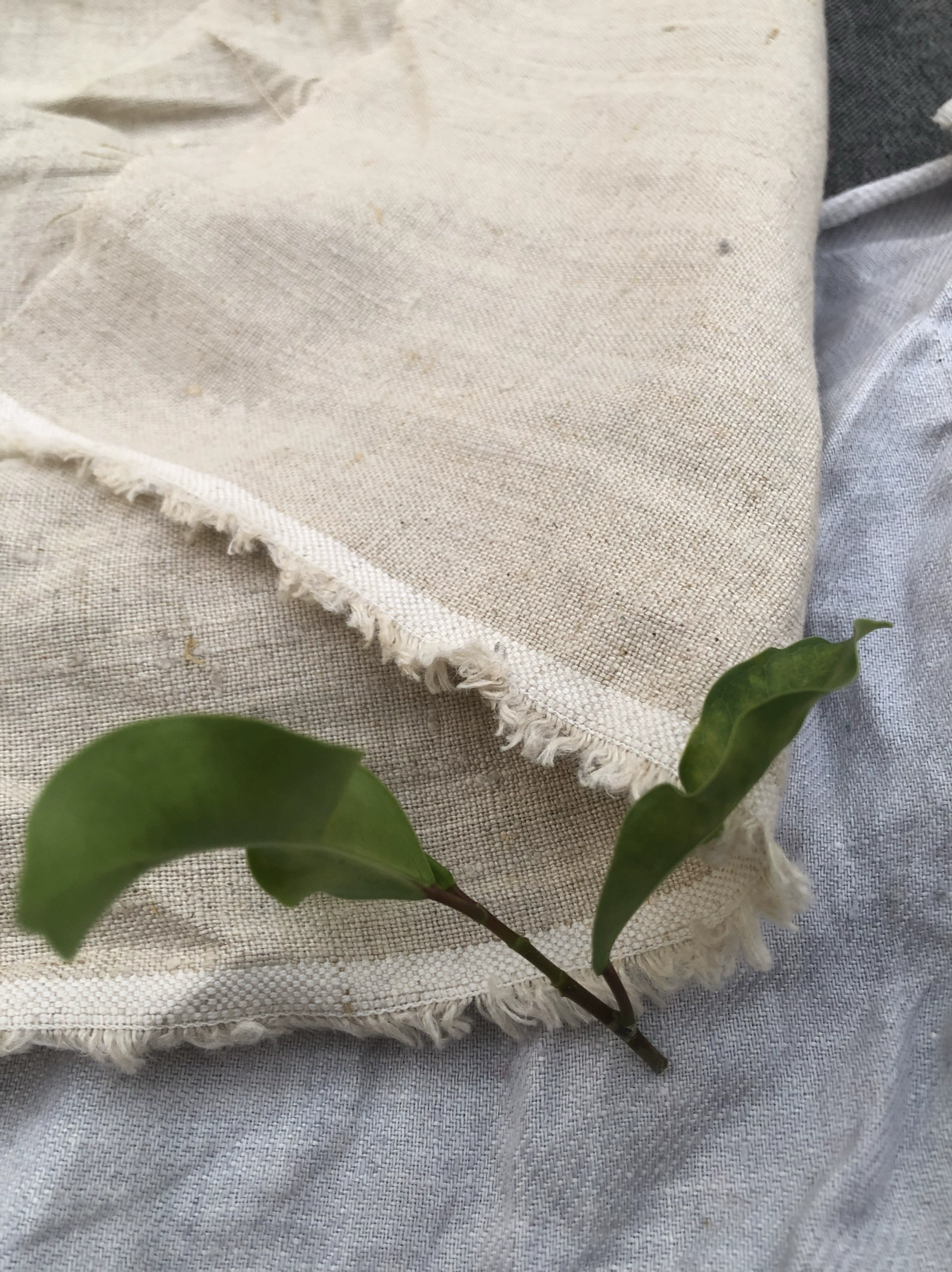 100% чистая конопляная ткань, утолщенная, натурального цвета, другие рубашки