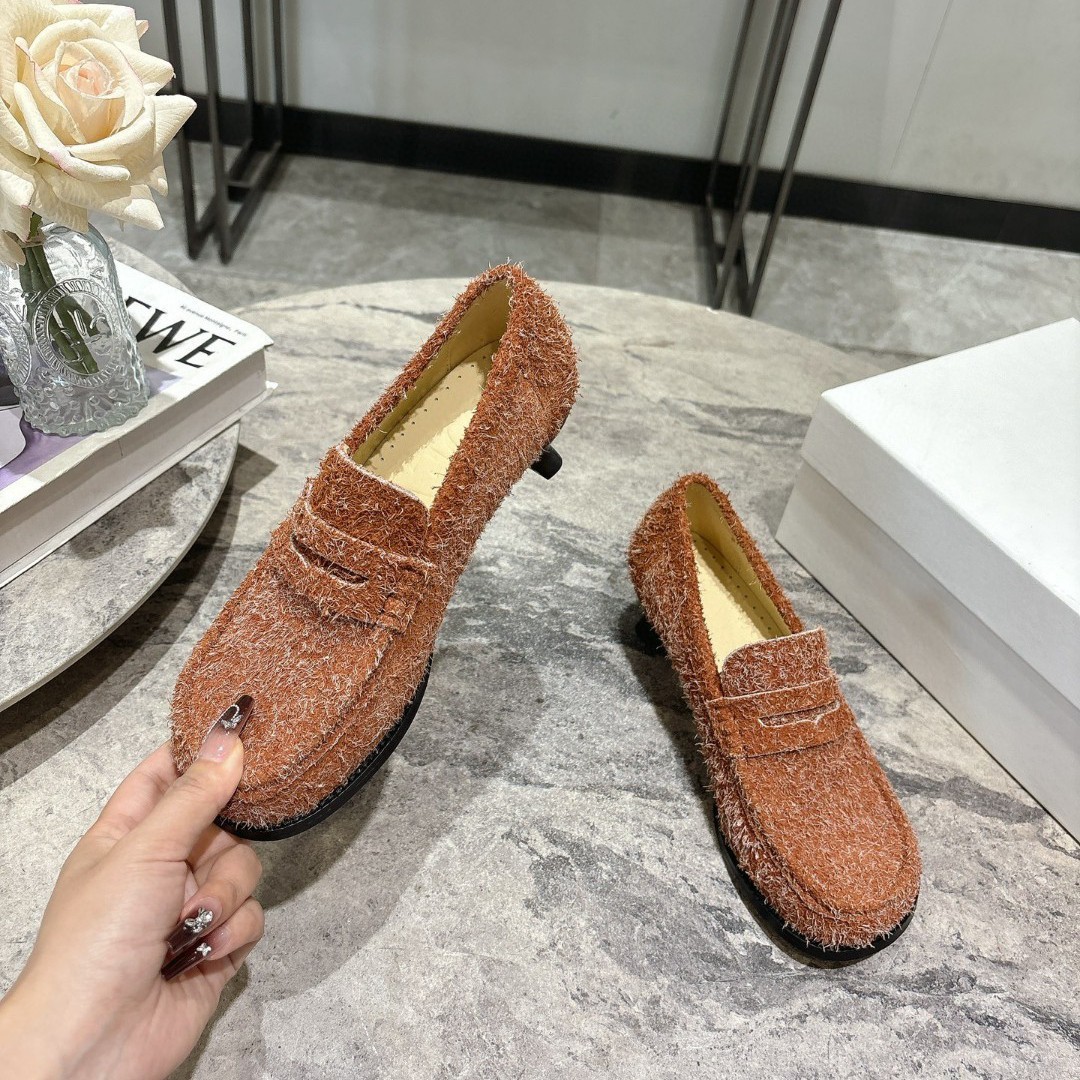 Guangzhou de alta calidad, zapatos de piel de vaca, zapatos de mujer, zapatos de cuero genuino, retro, versátiles, zapatos de un solo pie, zapatos de sola sola plana.