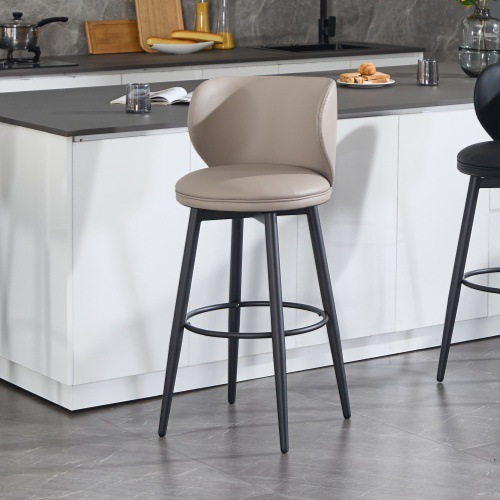 Темно -серой