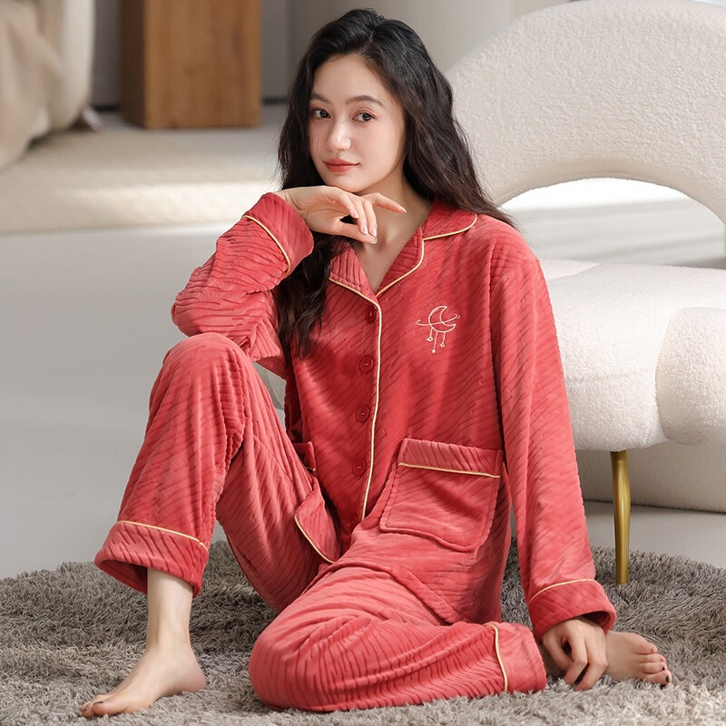 Red Wedding Double-Sided Island Velvet Jacquard Pajamas for Women in Their Zodiac Year, New Thickened Home Wear Set for Autumn and Winter