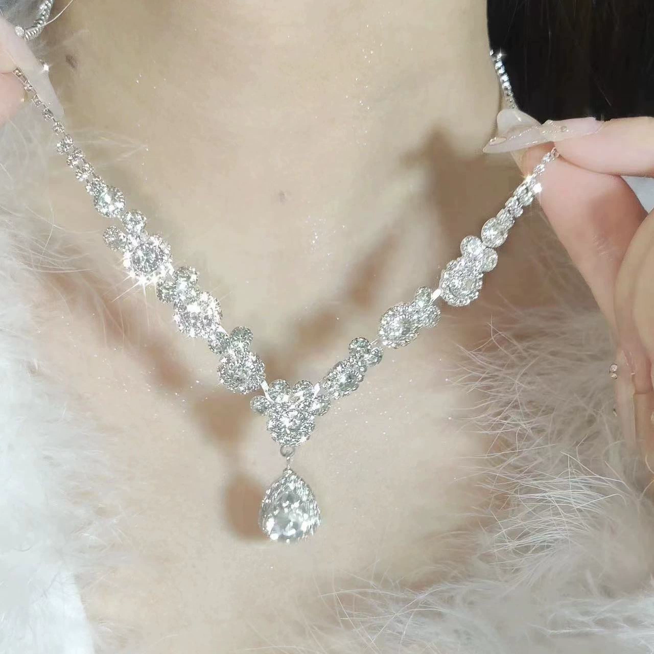 Легкий экстравагантный фея ветра цирконовое ожерелье женский полный бриллиант высокого уровня дикие шейный украшения свадебный ужин