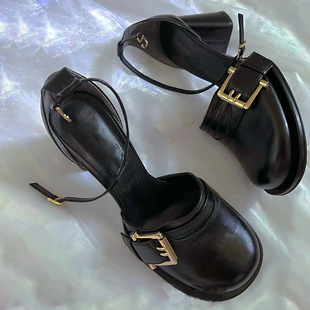 �n��С��СƤЬ��ЬŮ�ļ��r��һ�ֿێ��ָ�������߸�Ь(������)