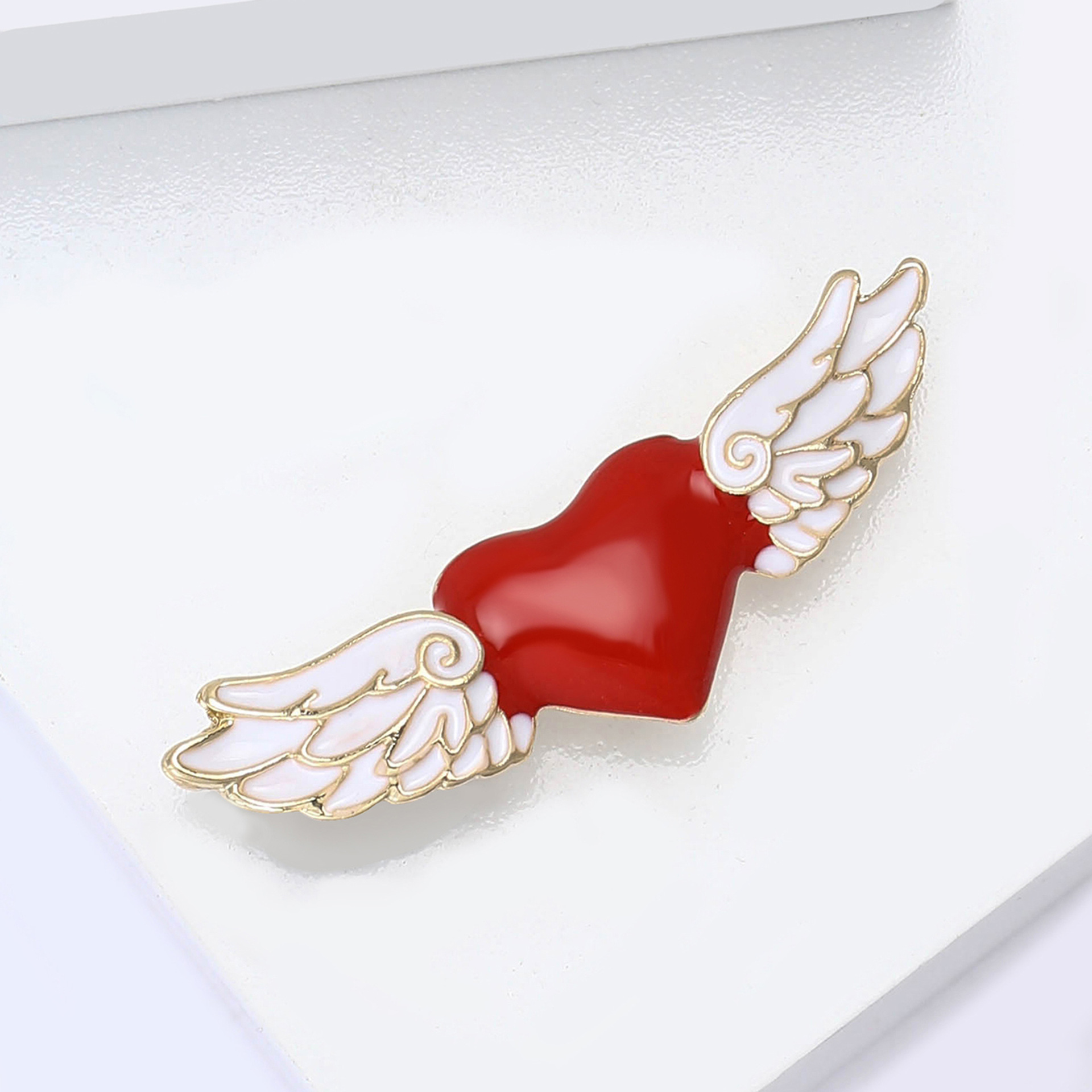 New creative alloy enamel angel wings love brooch simple fashion ladies dress corsage jewelry pins