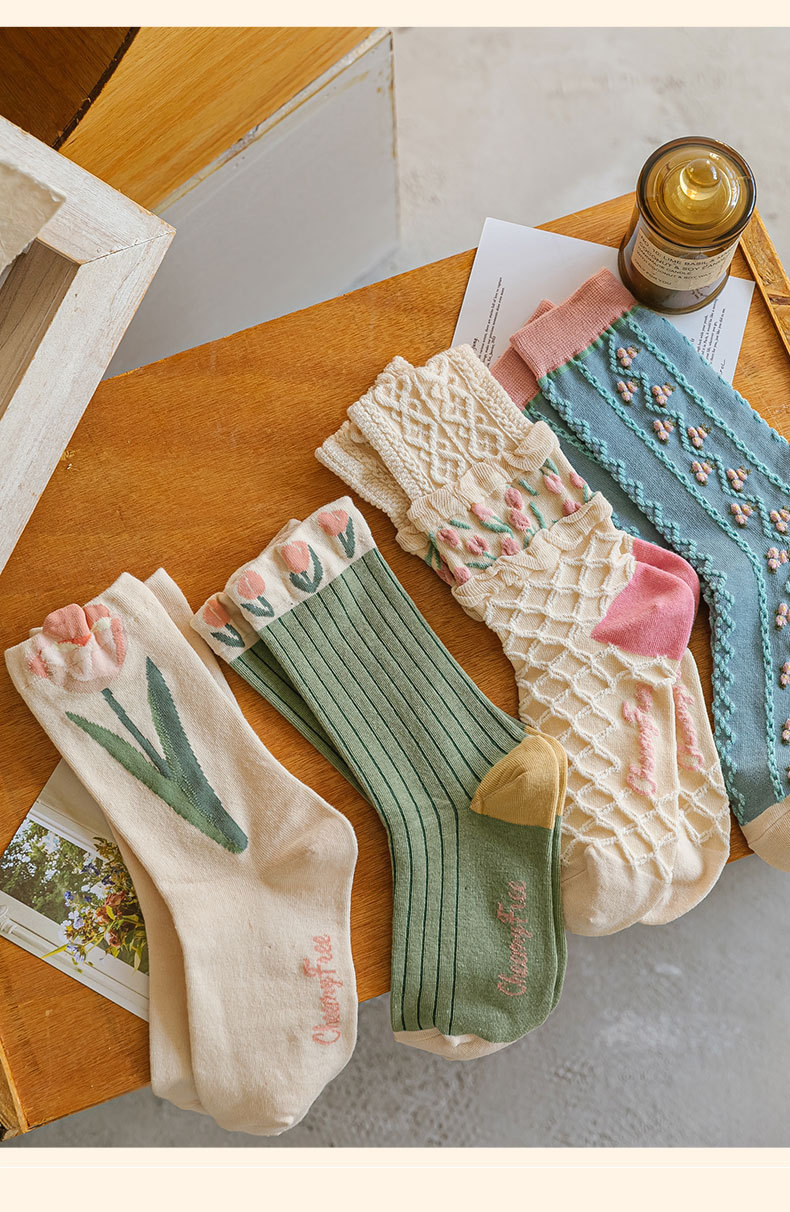 31g Weight Sock Classification Socks Lingerie Type Cotton, Spandex, Polyester Fabric Type Sweet Women'S Ditsy Floral Cotton Spandex Polyester Crew Socks A Pair