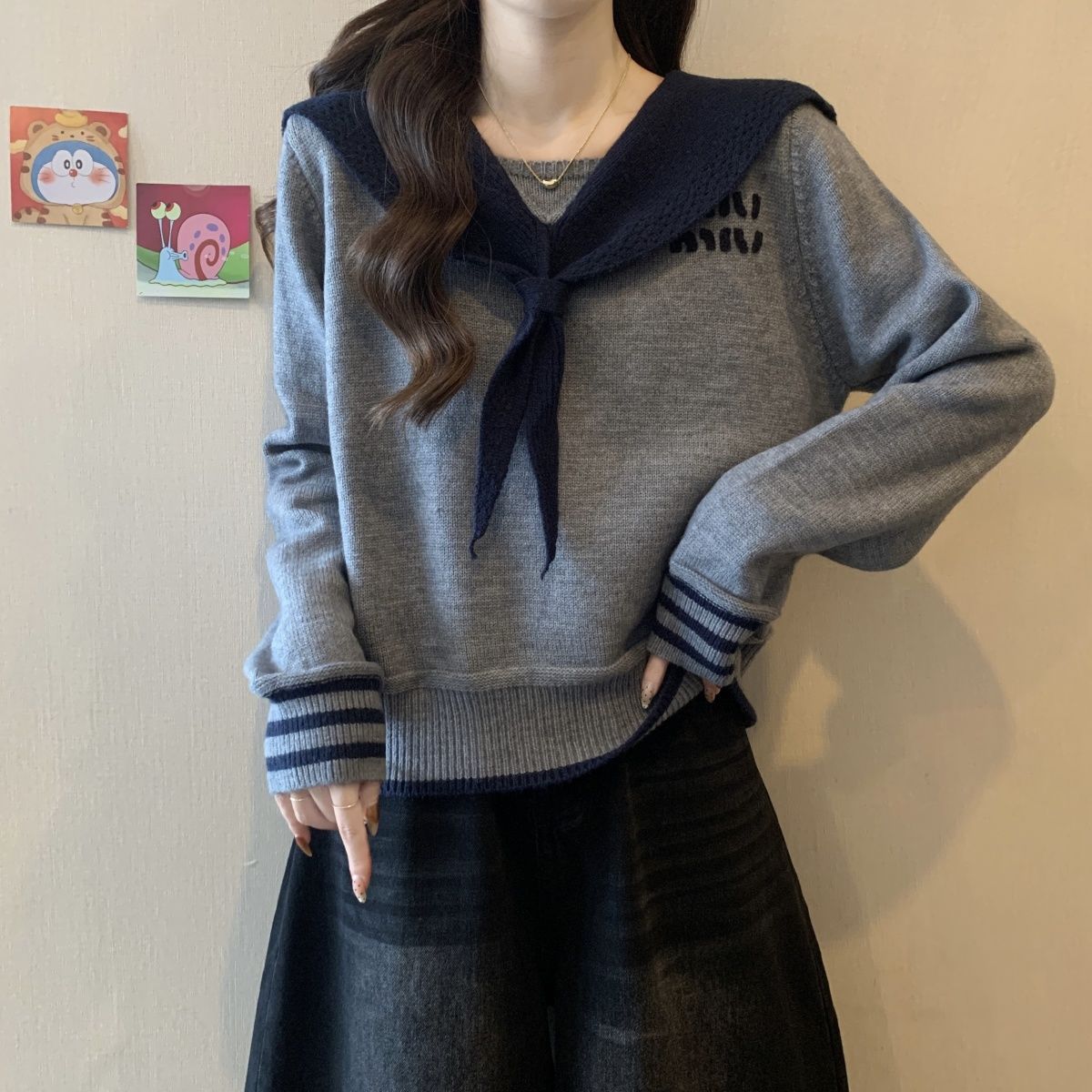 스웨터 여성의 2024 새로운 겨울 자수 편지 색상 분할 네이비 칼라 니트 스웨터 디자인 센스 칼리지 스타일 긴 소매