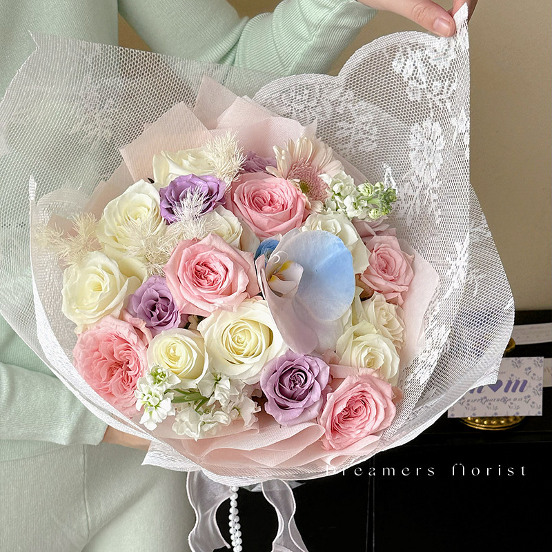 Red red encaje niñas bordado hilo de tela de flores hueco tela de embalaje de flores atmósfera material ramo de flores materiales floristas