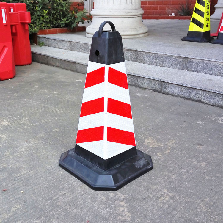 pvc方锥4.0反光锥桶路锥 橡胶路锥 惠州交通设施厂家