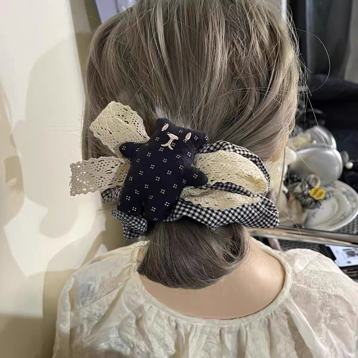 Academy-style navy blue bear lace bow hair tie, 2026 new model, high-end, stylish, versatile hair band