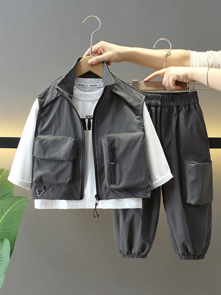 Conjunto de Ropa de Primavera para Niños 7729, Nuevo Conjunto de Tres Piezas con Chaleco de Trabajo Moderno y Genial para Niños, Ropa de Primavera y Otoño para Bebés 2026