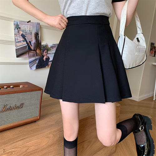 A versatile maxi dress with a suit-like style, perfect for summer. Features a waist-cinching high-waisted umbrella skirt, a new pleated mini skirt, and a high-waisted, slimming half skirt.