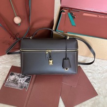 L���ð�ţƤƽ�yб��Ů���߶˴����L�컨�弉�e