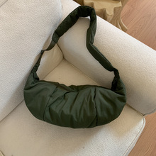 韩国小众包包大容量牛角包休闲布包单肩包斜挎包韩系慵懒背包跨境