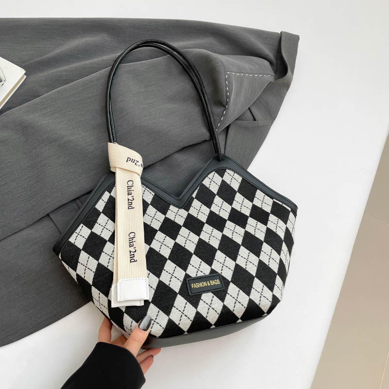 チェック柄ショルダーバッグ女性のための 2024 冬の新しいトレンディなファッションセンス大容量通勤トートバッグ脇の下バッグ女性のための|undefined